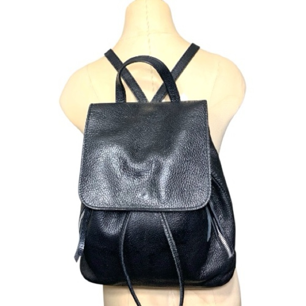 Salamander Black Pebble Leather Backpack Bucket Bag Ajustable Strap Made Italy